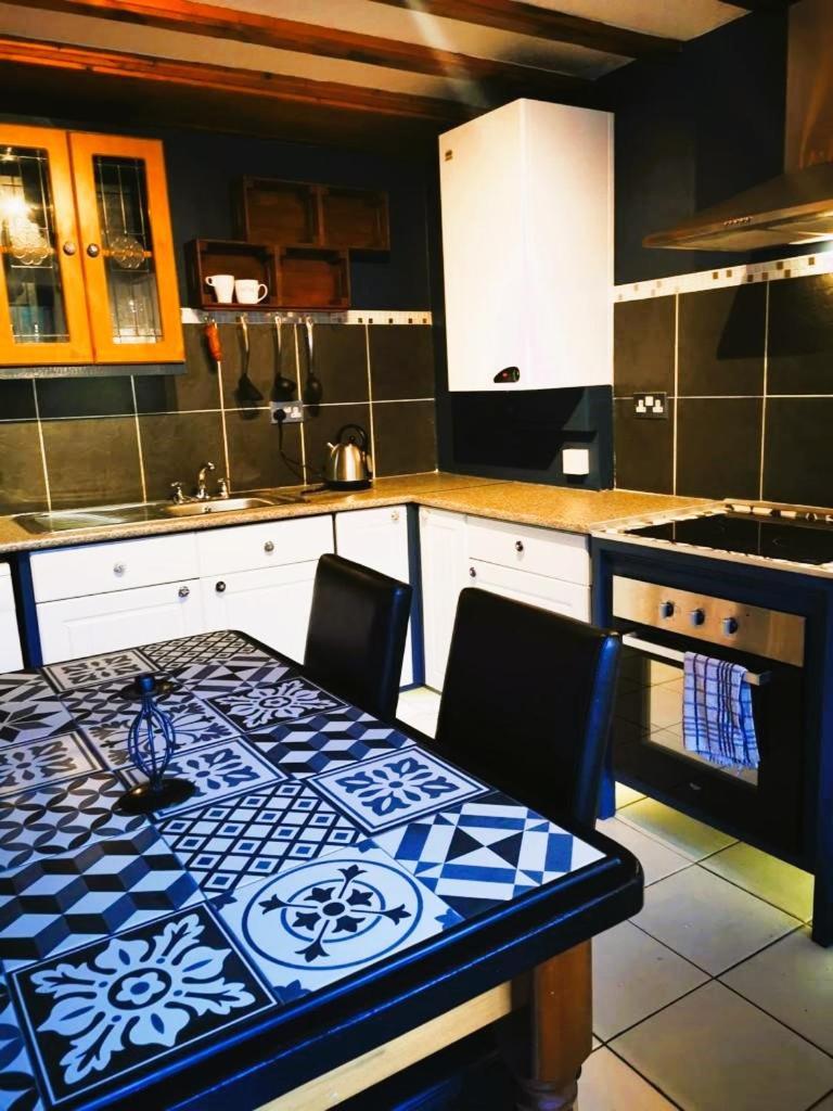 The Cottage Govilon المظهر الخارجي الصورة