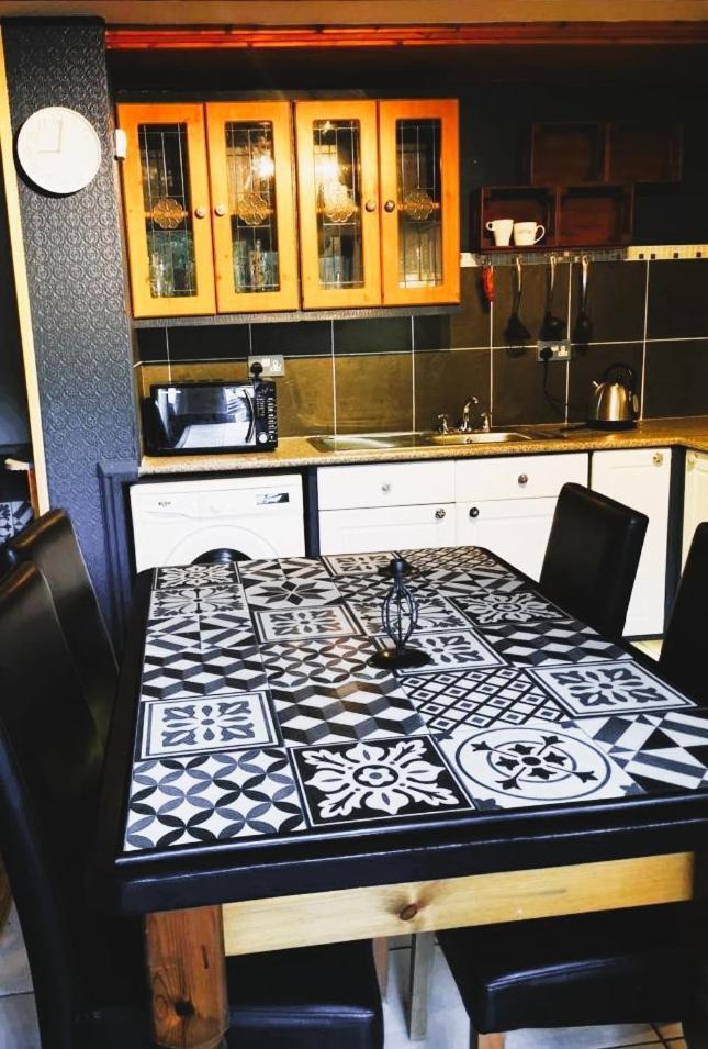 The Cottage Govilon المظهر الخارجي الصورة